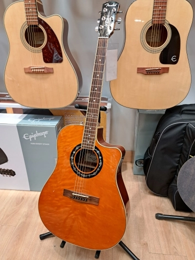 Fender  T-Bucket 300CE